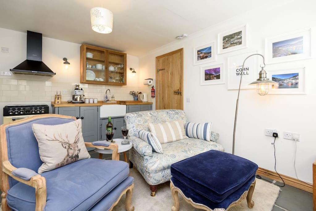 Bijou Coastal Apartment In Polperro With Hot Tub Onsite Parking Downhill Walk To Village Bagian luar foto