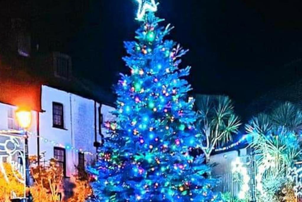 Bijou Coastal Apartment In Polperro With Hot Tub Onsite Parking Downhill Walk To Village Bagian luar foto