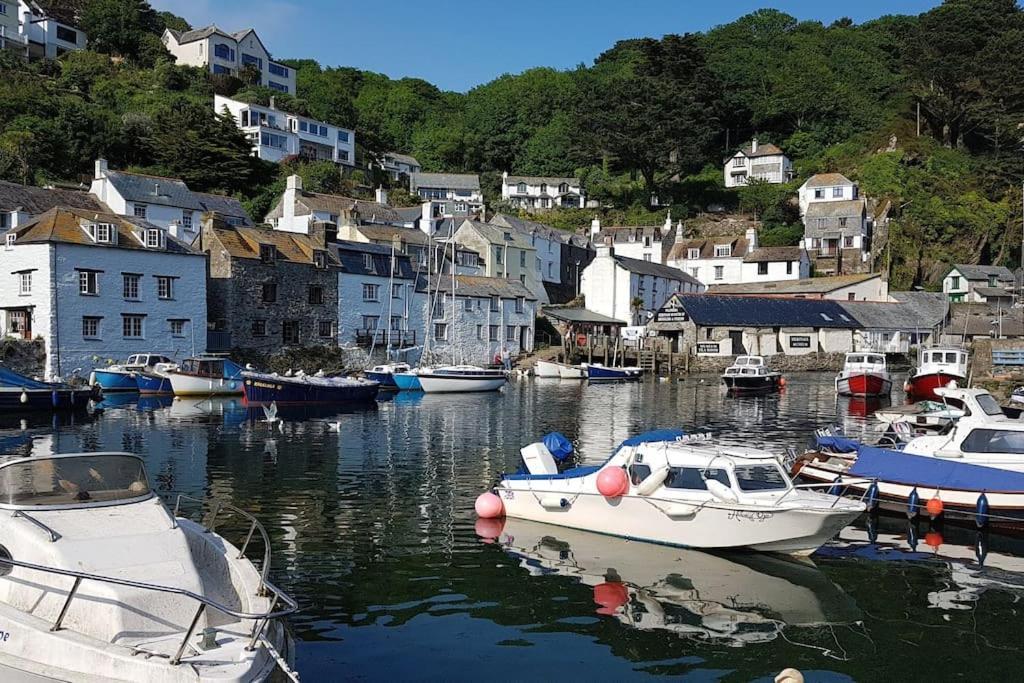 Bijou Coastal Apartment In Polperro With Hot Tub Onsite Parking Downhill Walk To Village Bagian luar foto
