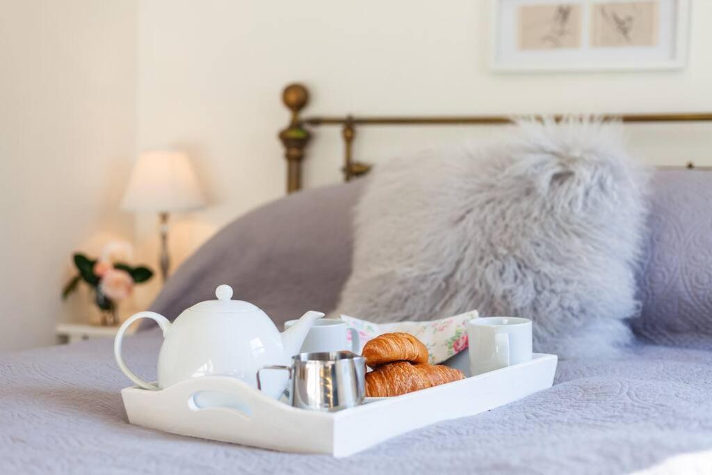 Bijou Coastal Apartment In Polperro With Hot Tub Onsite Parking Downhill Walk To Village Bagian luar foto