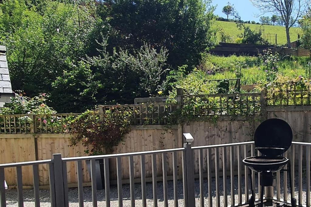 Bijou Coastal Apartment In Polperro With Hot Tub Onsite Parking Downhill Walk To Village Bagian luar foto