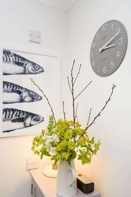 Bijou Coastal Apartment In Polperro With Hot Tub Onsite Parking Downhill Walk To Village Bagian luar foto