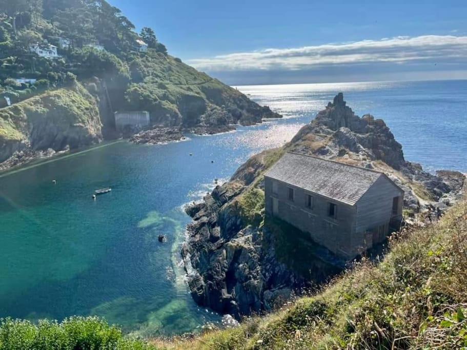 Bijou Coastal Apartment In Polperro With Hot Tub Onsite Parking Downhill Walk To Village Bagian luar foto