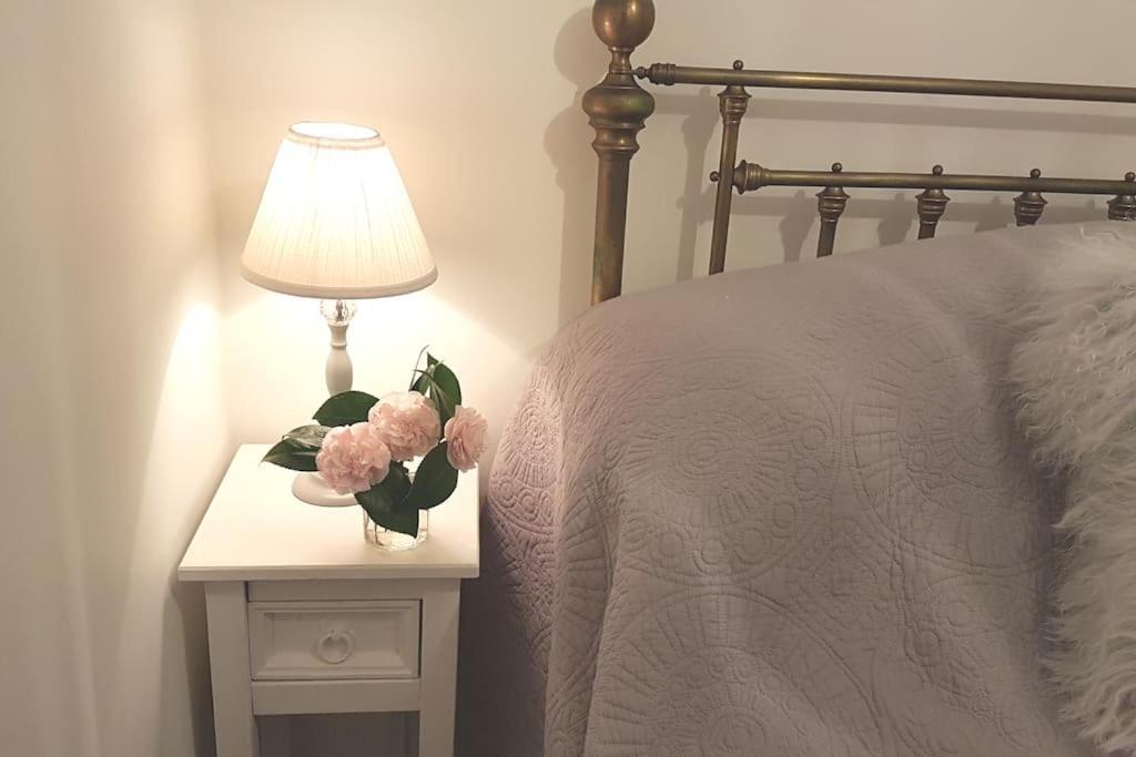 Bijou Coastal Apartment In Polperro With Hot Tub Onsite Parking Downhill Walk To Village Bagian luar foto