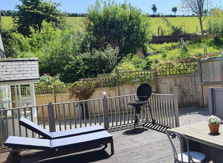 Bijou Coastal Apartment In Polperro With Hot Tub Onsite Parking Downhill Walk To Village Bagian luar foto