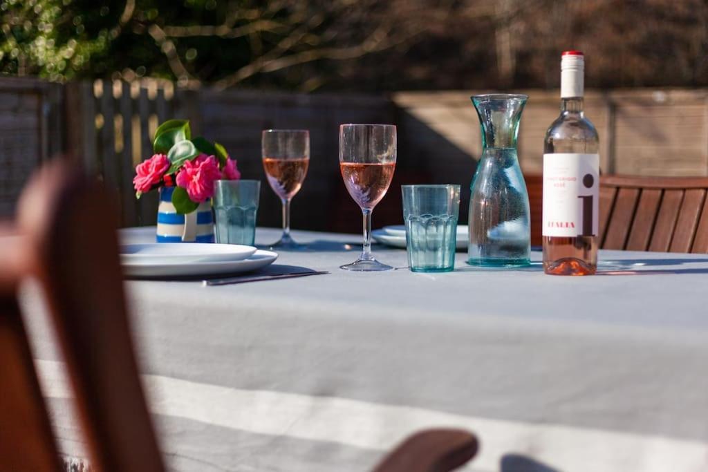 Bijou Coastal Apartment In Polperro With Hot Tub Onsite Parking Downhill Walk To Village Bagian luar foto