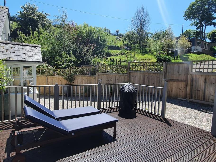 Bijou Coastal Apartment In Polperro With Hot Tub Onsite Parking Downhill Walk To Village Bagian luar foto